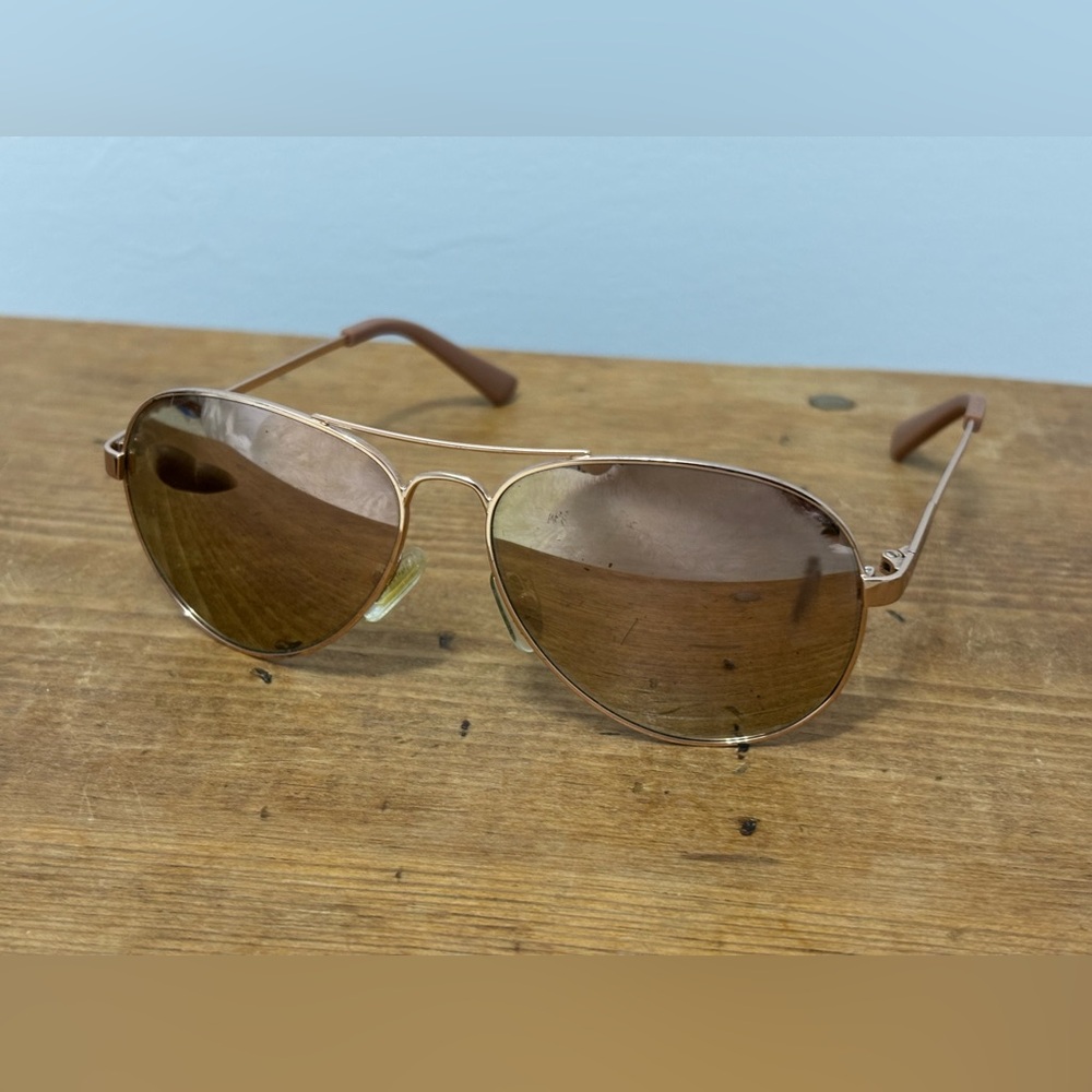 GUESS Mirrored Aviators Feminine Cut
